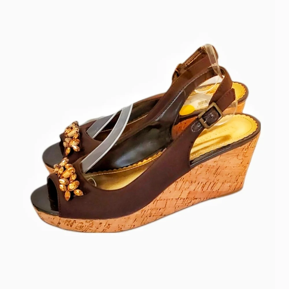 Laura Ashley Brown Peep toe wedge heels. - Picture 5 of 9